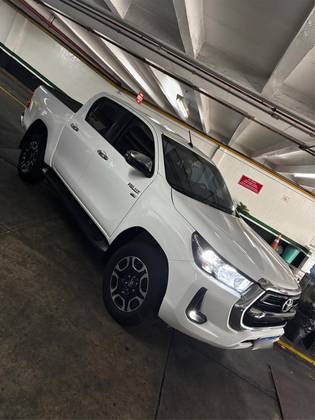 TOYOTA HILUX 2.7 VVT-i FLEX CD SRV 4X2 AUTOMÁTICO